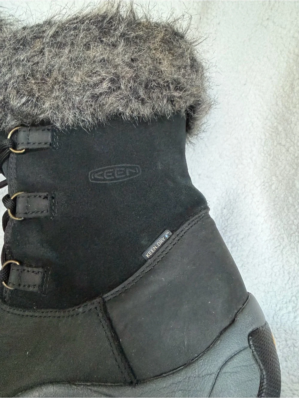 KEEN Helena Women's Waterproof Insulated Leather Boots Faux Fur Lace Up Size 7